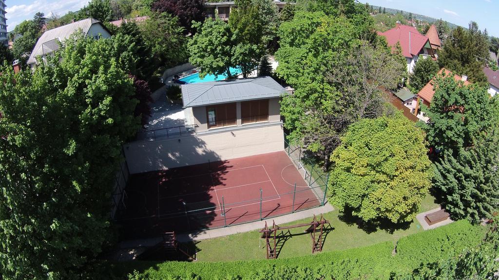Hotel Villa Pax Balatonalmádi Exteriör bild