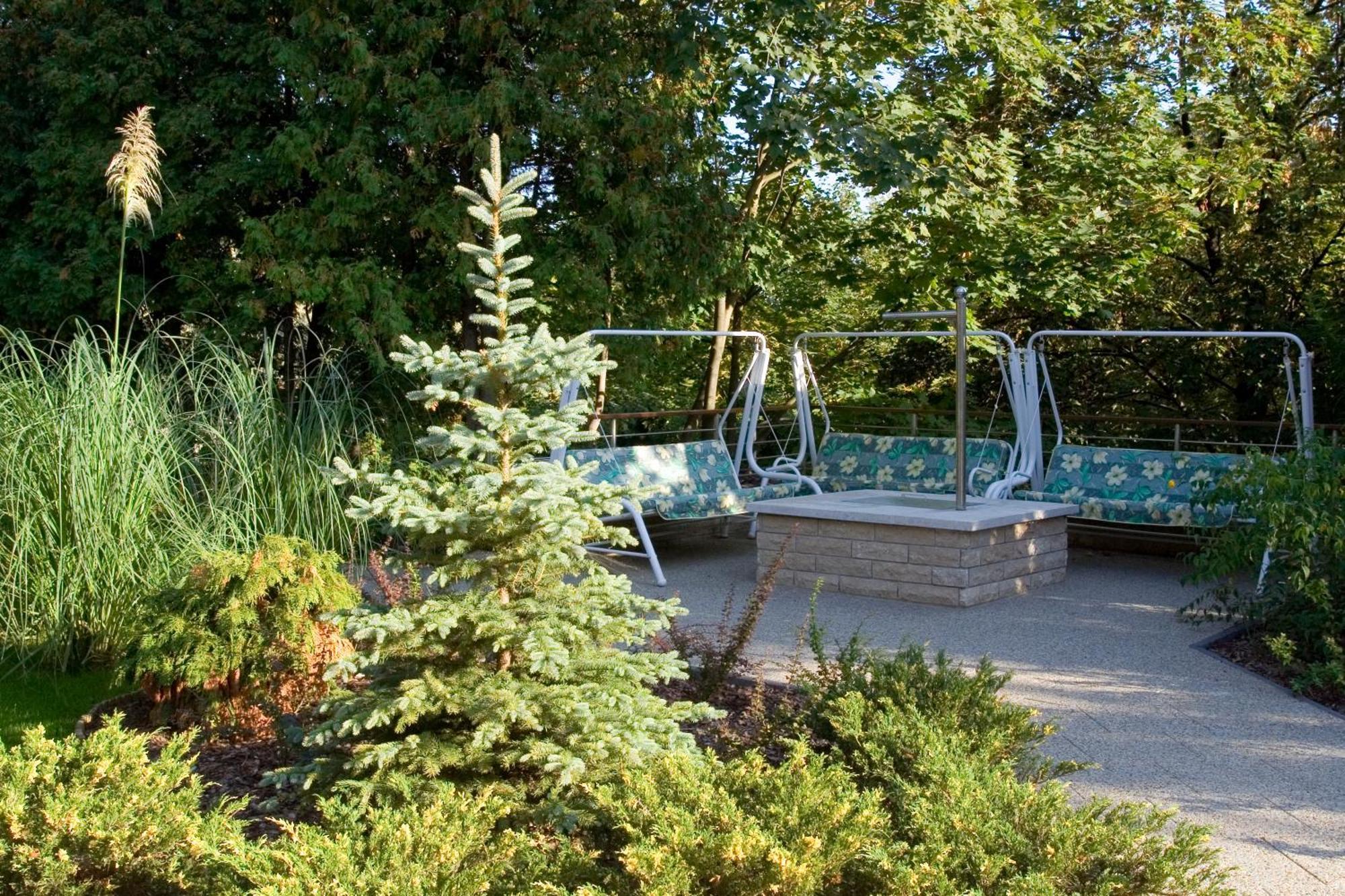 Hotel Villa Pax Balatonalmádi Exteriör bild